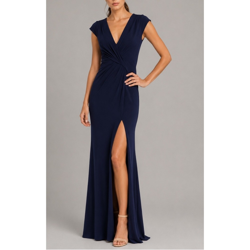 NEW IEENA Mac Duggal Alluring Column Evening Blue V-Neck Maxi Gown Dress 26504